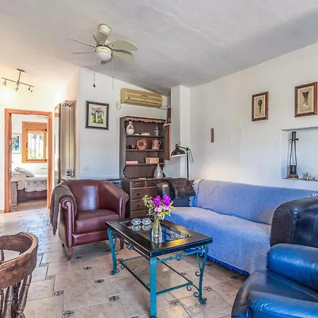 Cozy Apartment In Archez With Wifi Árchez